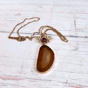 Gem Brown Agate Slice Pendant Necklace Gold Tone Bee Faux Pearl
